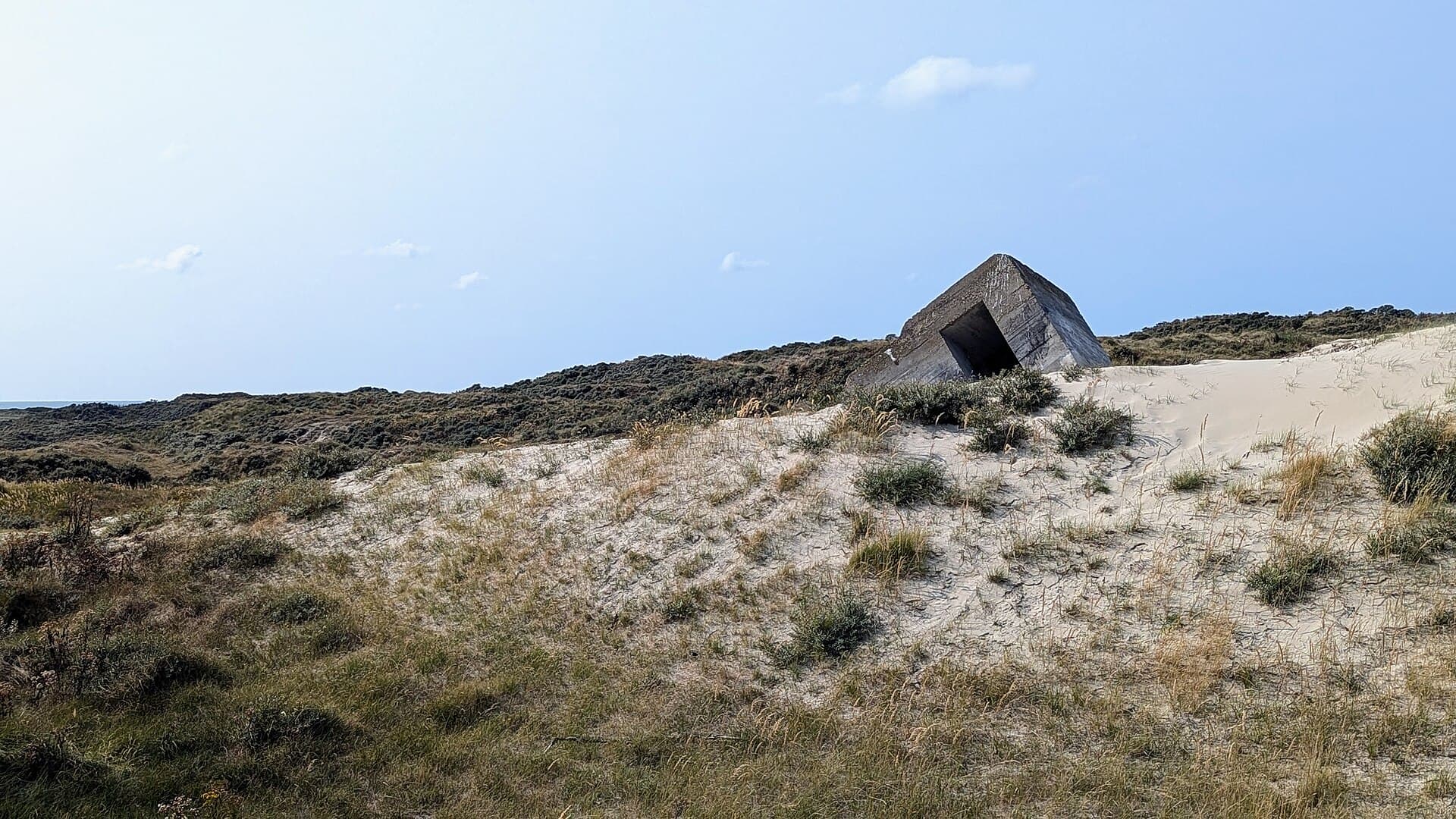 Kop van Schouwen - Drifted WW2 bunker, Kop van Schouwen